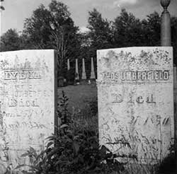 Lydia Umberfield and Thomas Umberfield headstones.